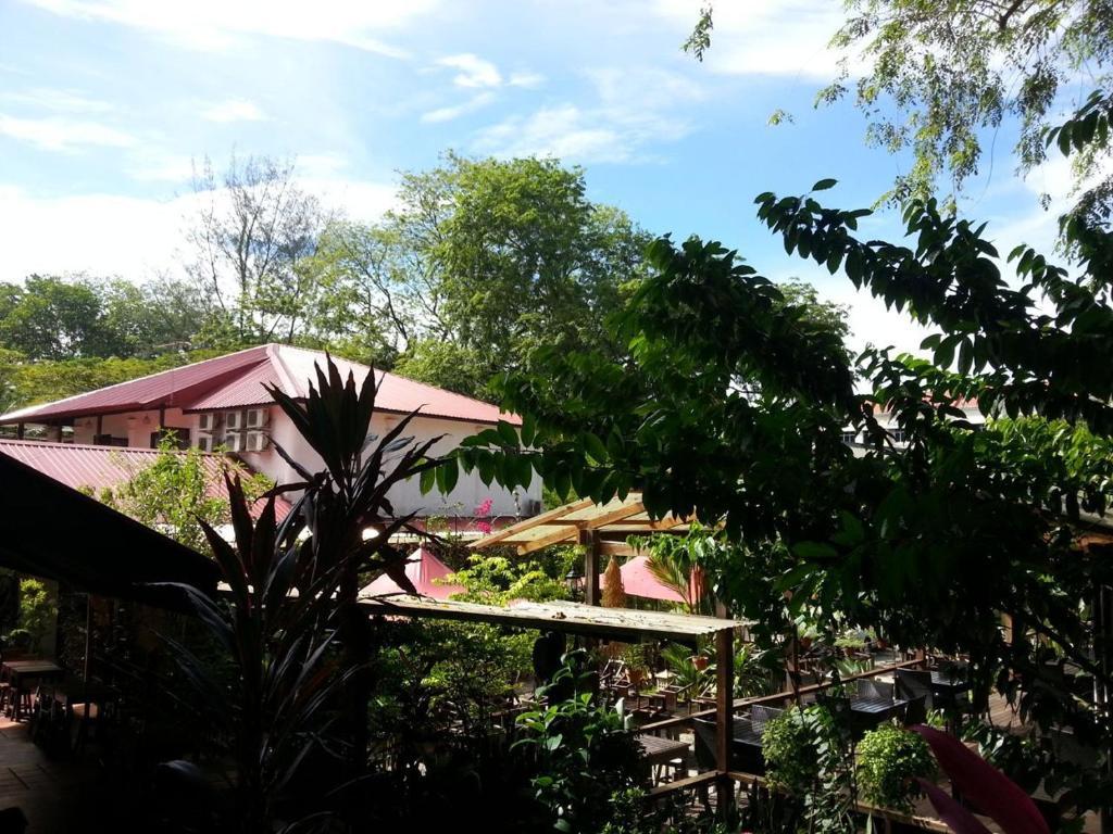 Basaga Holiday Residences Kuching Exterior foto